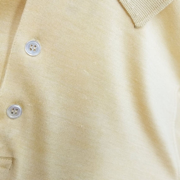 Finn mens 100% silk Medium pullover yellow Henley polo top has pilling or pulls - Picture 4 of 8